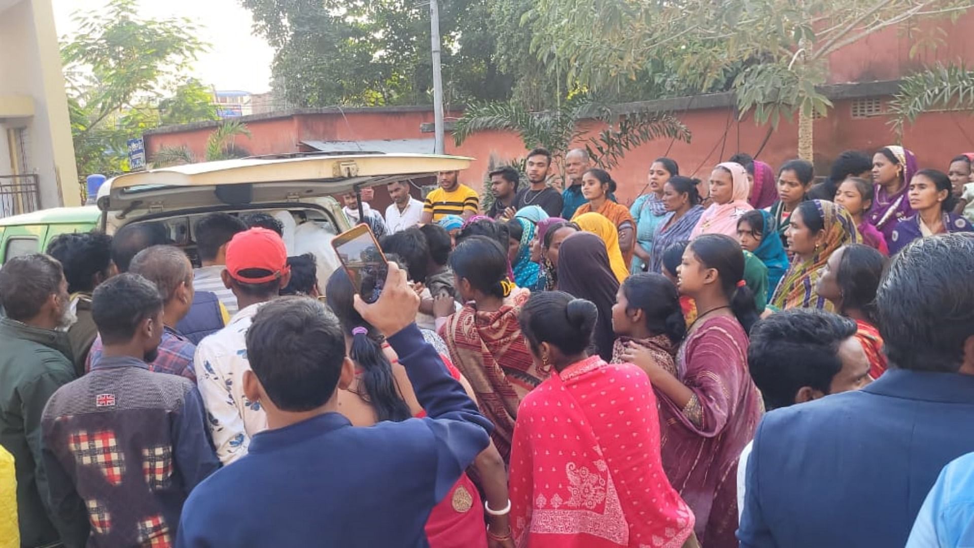 Purnea News: Uproar over death of mother and child in GMCH, family members accuse doctors of negligence