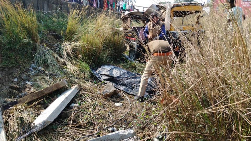 UP Road Accident NEWS Car collides with auto in Shravasti, five killed