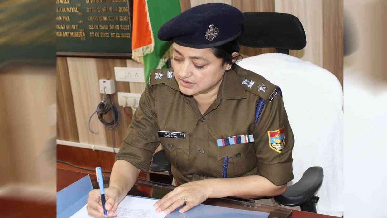 SP Sarita Dobal took charge command of Uttarkashi Police Read All Updates in hindi