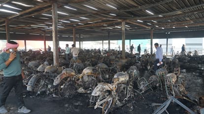 Painful story of fire incident in parking of Varanasi railway station