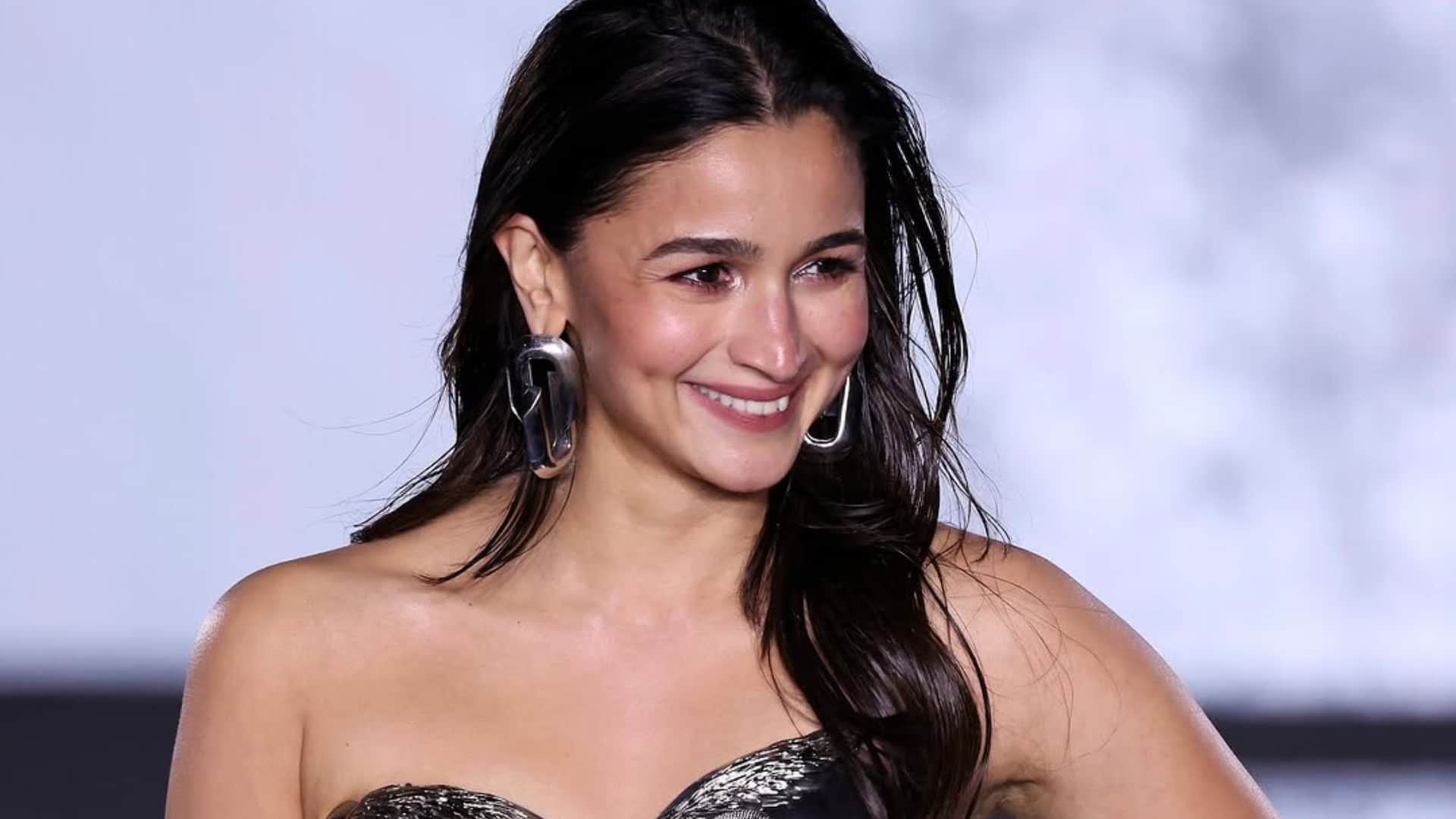 Bollywood Star Kids Movies Box Office Collection Rasha Thadani Ananya Pandey Sara Ali Khan Athiya Shetty