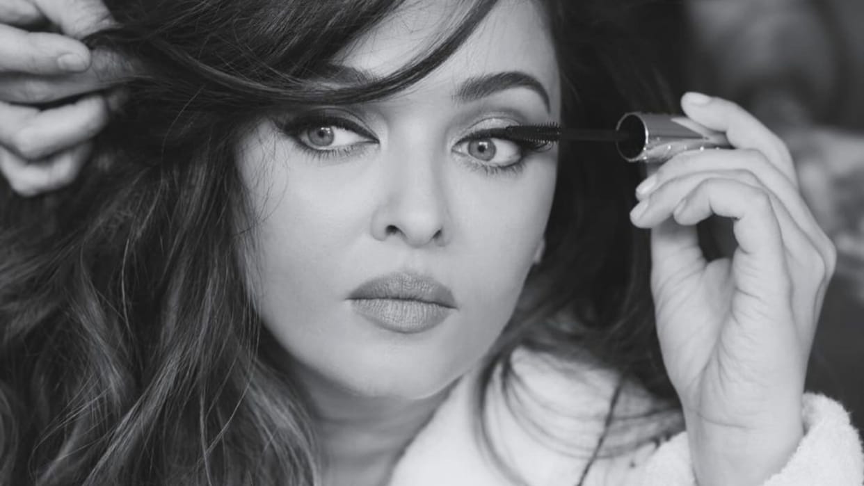 Aishwarya Rai Bachchan car hit by bus in mumbai video goes viral