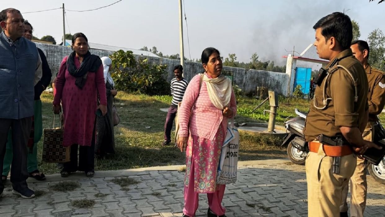 Seven students fainted and fell after eating midday meal in school bareilly