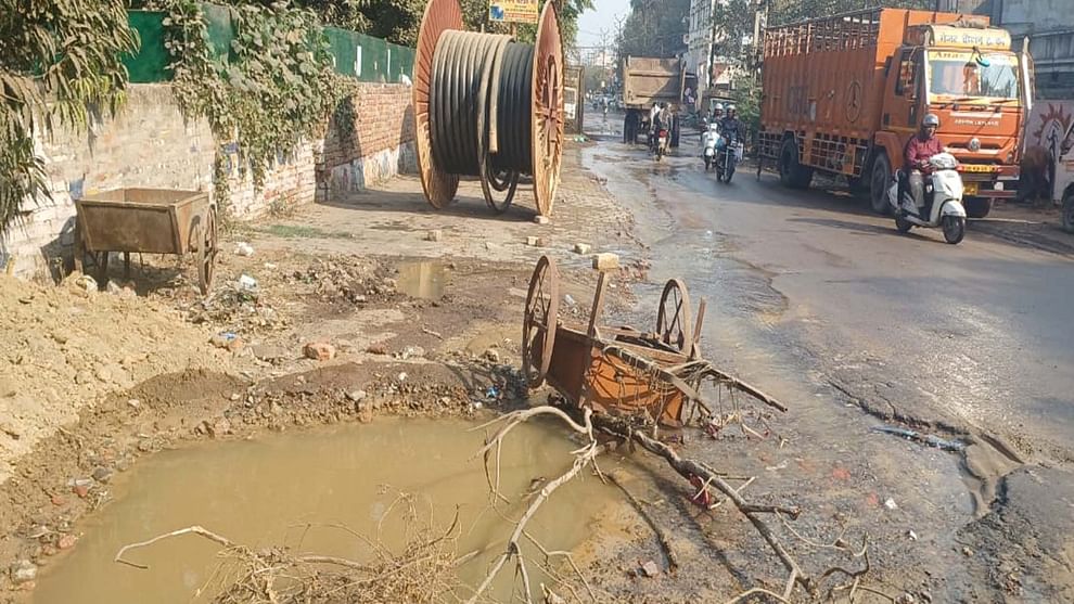 Kanpur: Metro broke the main pipeline, water shortage in the southern area