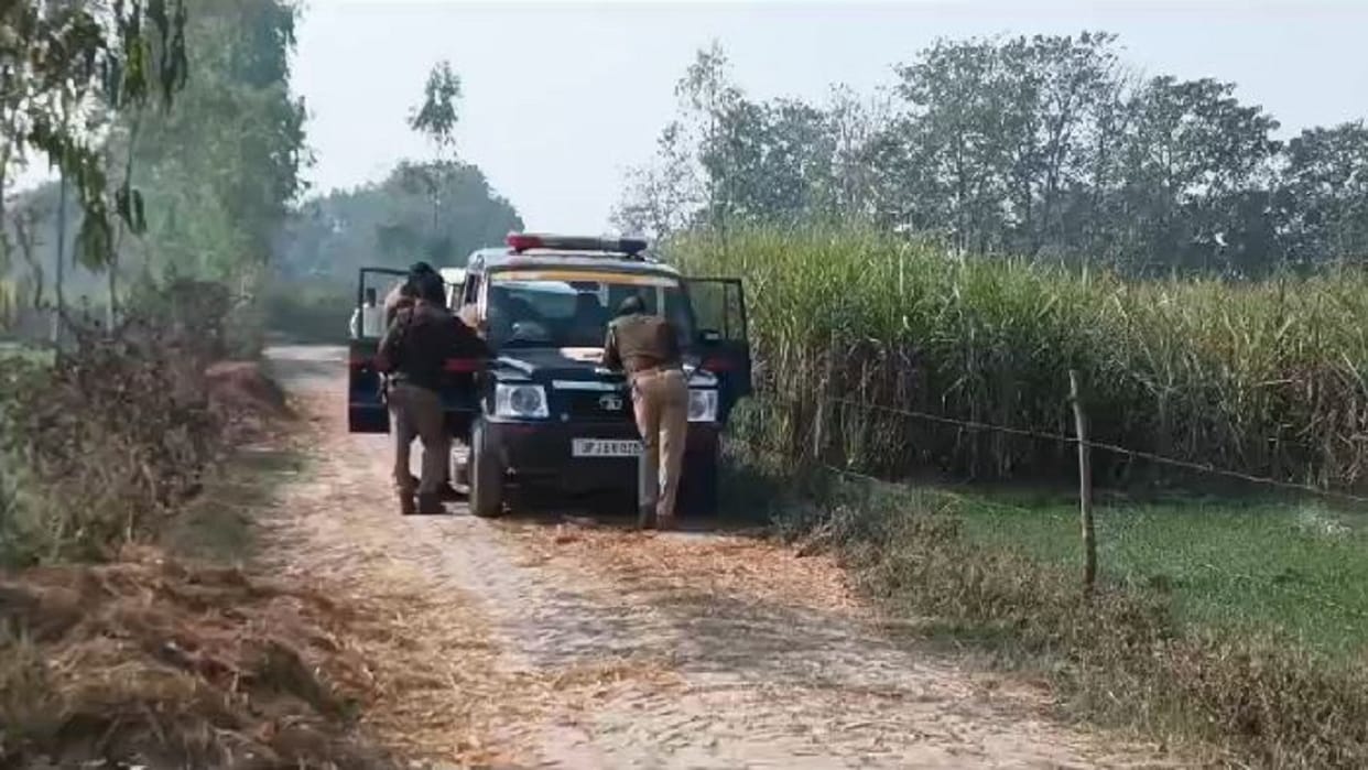 half-burnt body of young man found lying in a field could not be identified