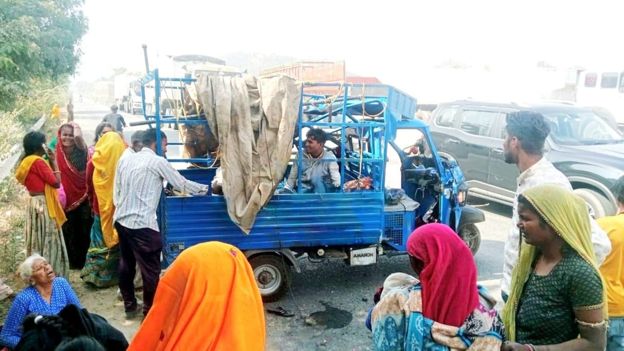 Kekri News: Overloaded tempo overturned after becoming unbalanced, 6 women including the driver injured