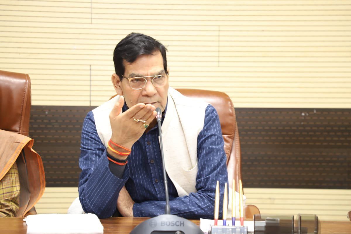 Energy Minister AK Sharma directed officials to make Kashi tripping free zone