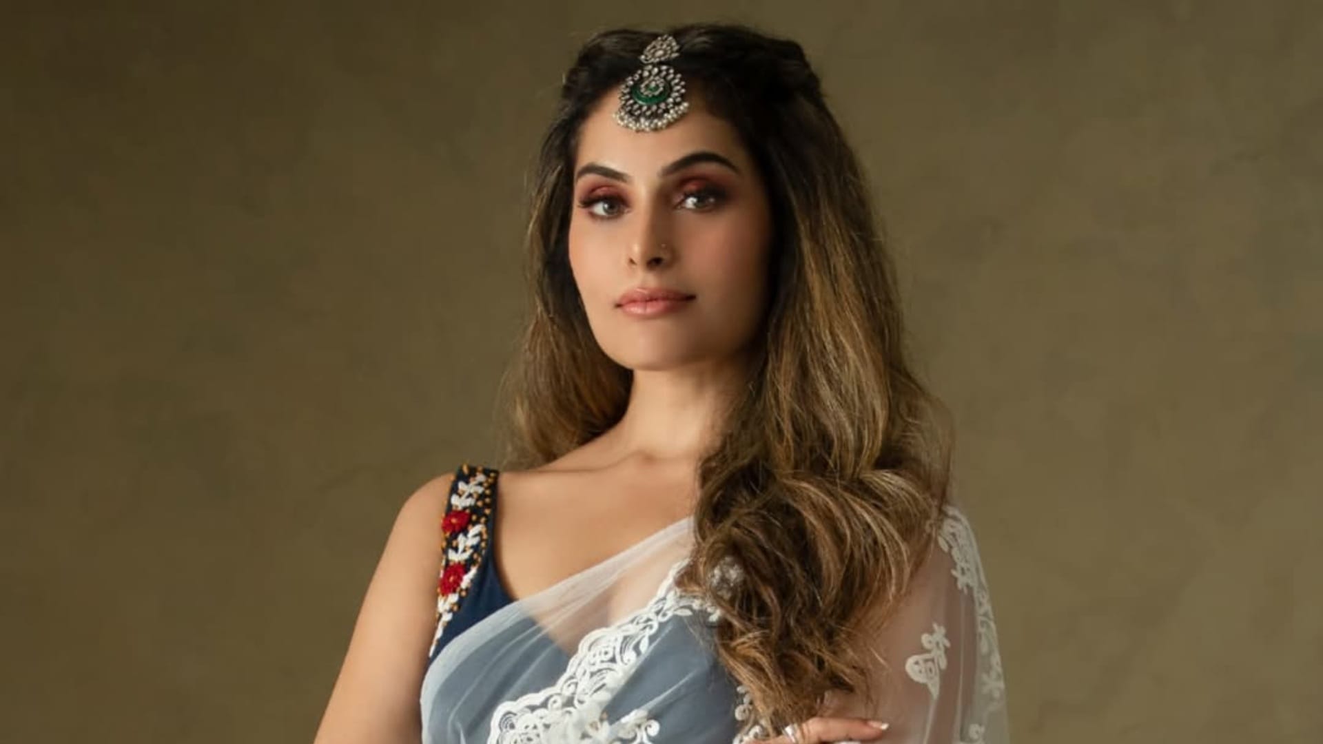 Bigg Boss 18 salman khan gives reality check to shrutika arjun after that chum darang breaks down