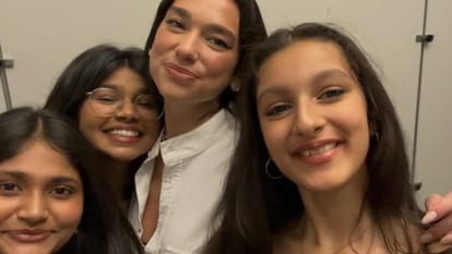 Dua Lipa Concert Mahesh Babu Daughter Sitara Ghattamaneni and Wife Namrata Shirodkar poses with Singer