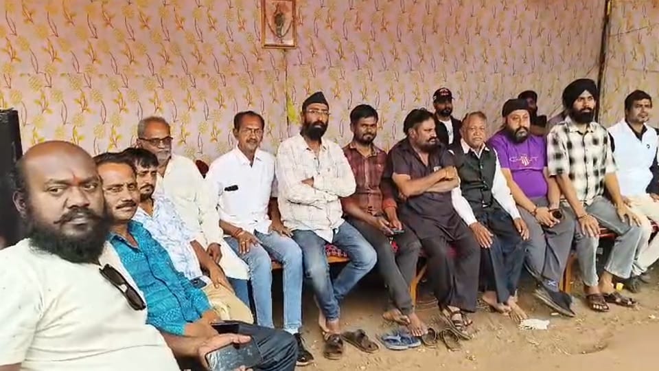 Trucks wheels stopped for 10 days no conclusion yet protest over five-point demands in Balod