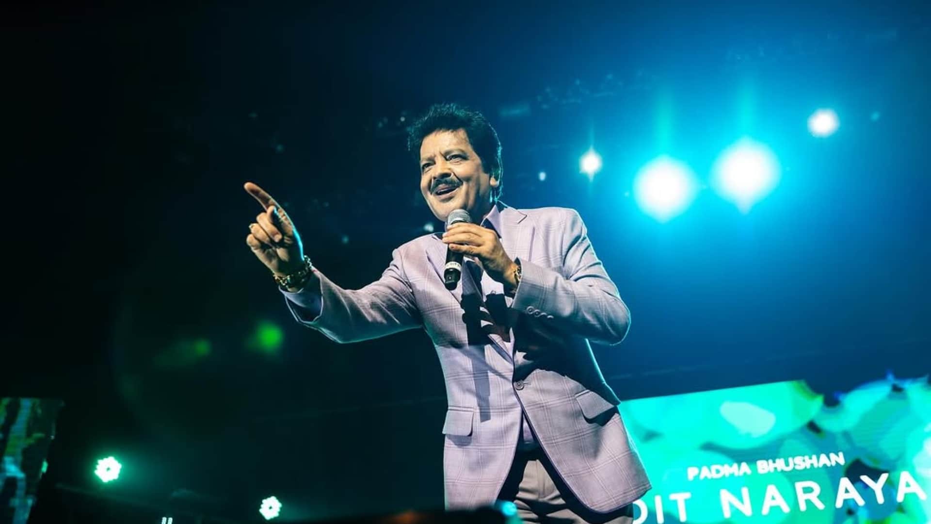Udit Narayan New Kissing Video Surfaced On Internet Fans Reacts