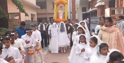 वार्षिक शांति जुलूस में जुटे मसीही समुदाय के लोग।