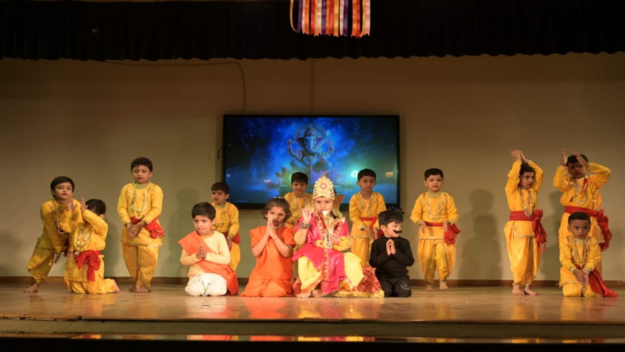 Patanjali School Annual Festival: KG children showcased their talent in Color of Life