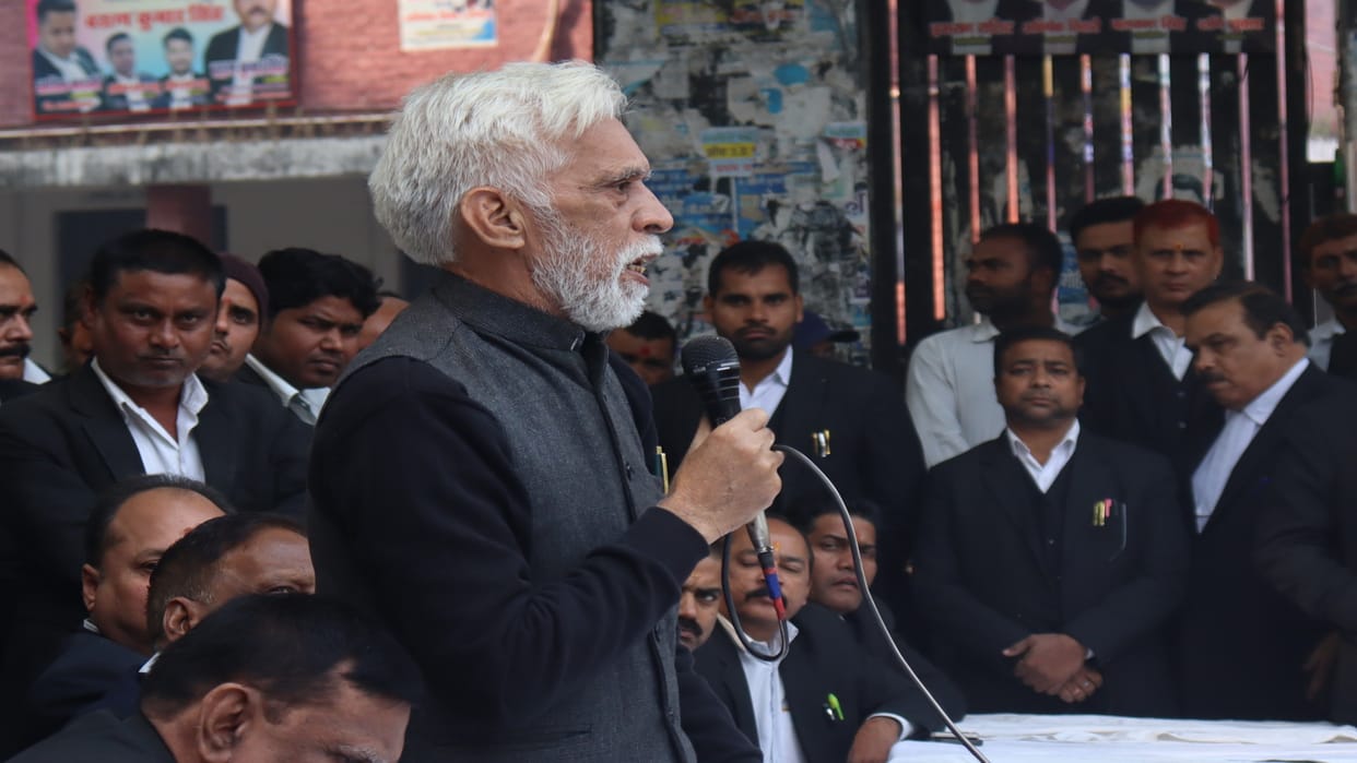 Lawyers agitation continues against Akhilesh Shukla murder case, adamant on arrest of killers