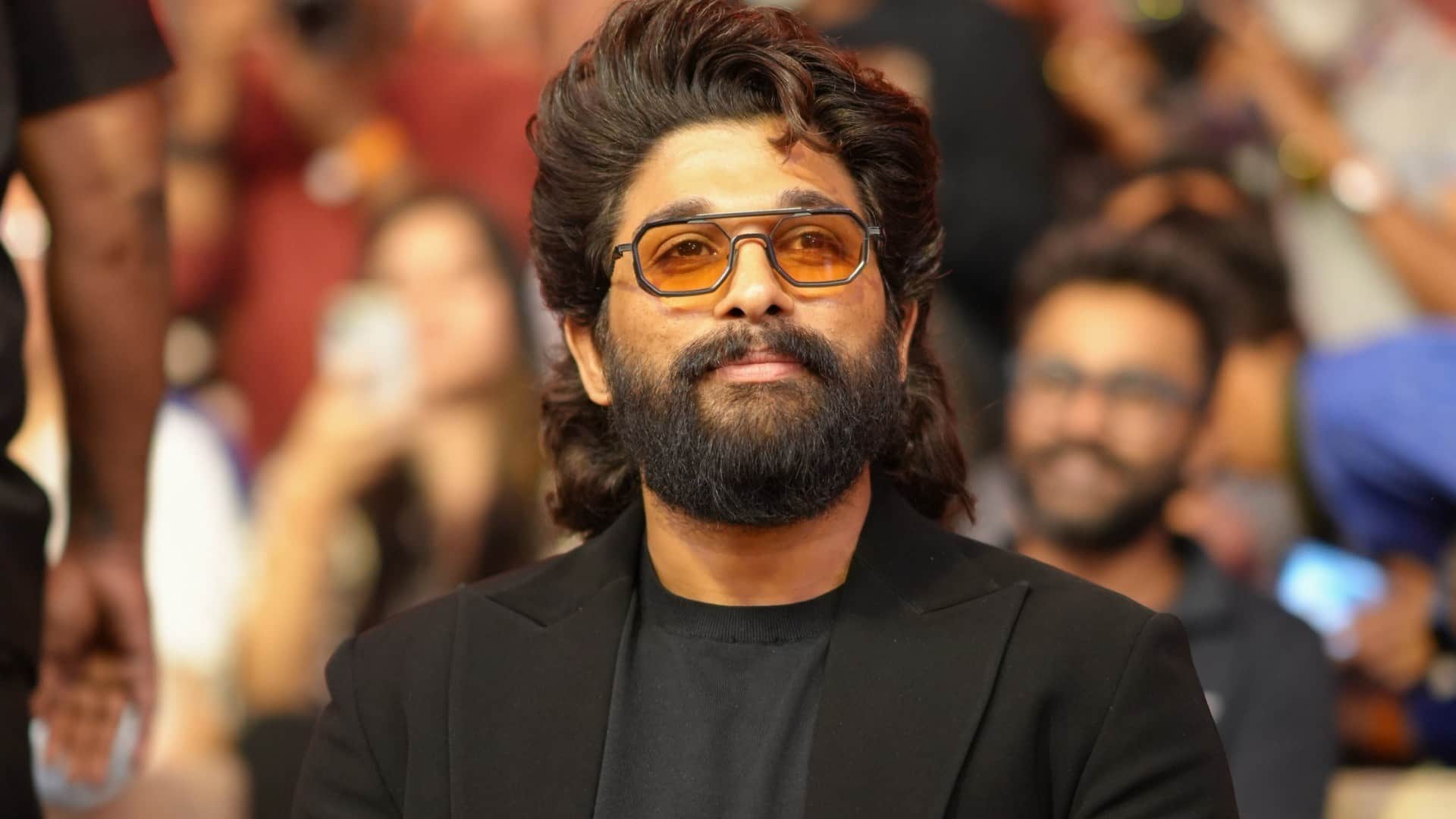 Pushpa The Rule Part 2 Telugu First Day Advance Booking Report shows poor response in tamil kannada malyalam