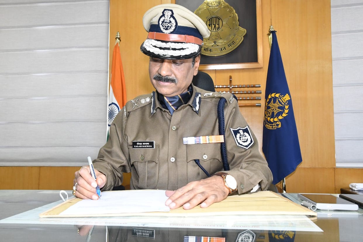 Bhopal: MP's new DGP in action on the very first day said- people should be heard in police stations, tomorrow