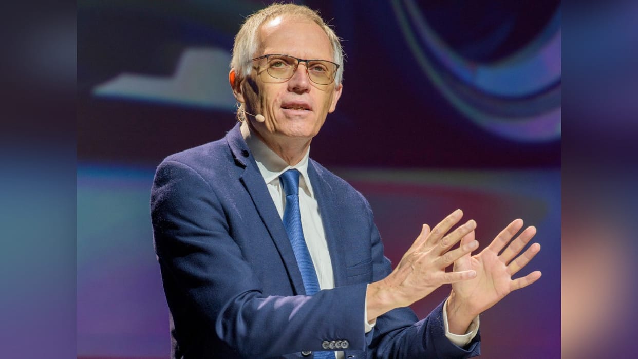 Jeep Maker Stellantis CEO Carlos Tavares steps down, Know the reason