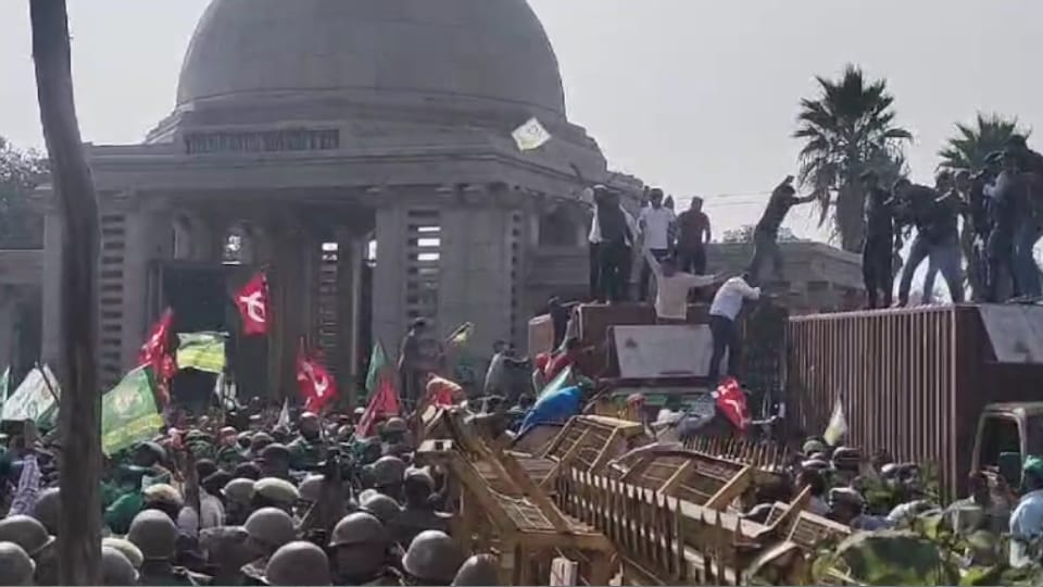 Farmer March to Delhi in Pictures Border Jam Traffic Barricades Broken Ambulance Stuck in Traffic