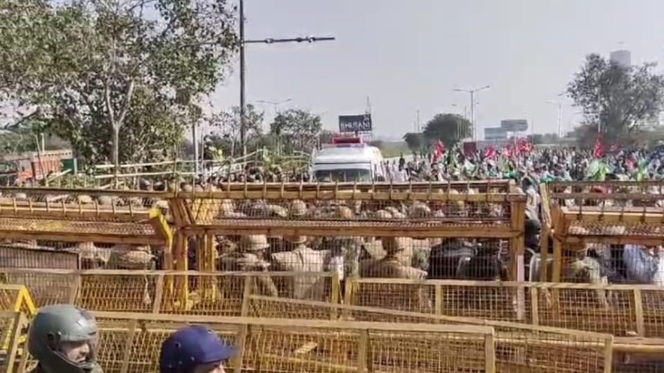Police stopped delegation of three Congress MPs going to meetjailed farmers