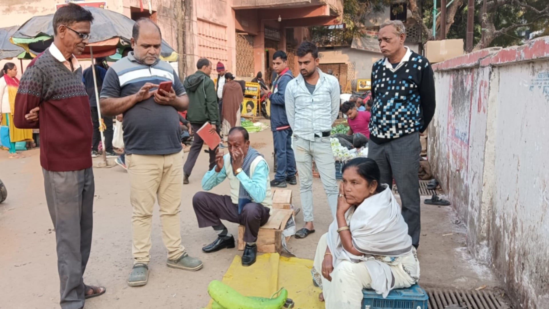 Gaya Deputy Mayor of Gaya Faces Neglect From Municipal Officials Forced to Sell Vegetables Bihar News in Hindi