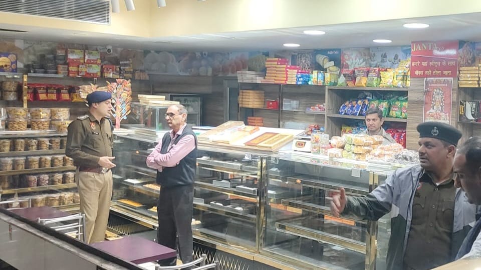 Masked miscreants fired bullets at Janta Sweets in Ambala