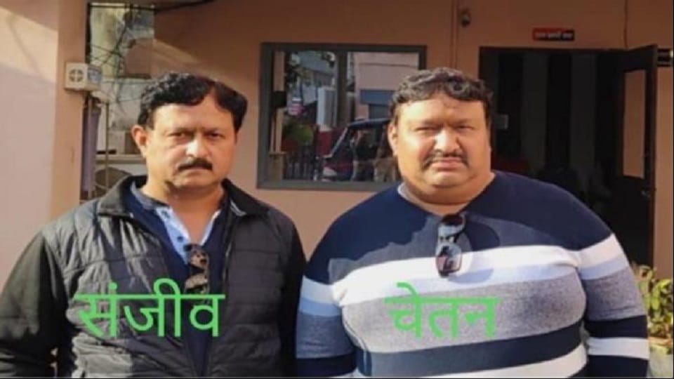 Meerut: Two arrested for stole one kg gold and Rs 8.30 lakh from brother-in-law and sister