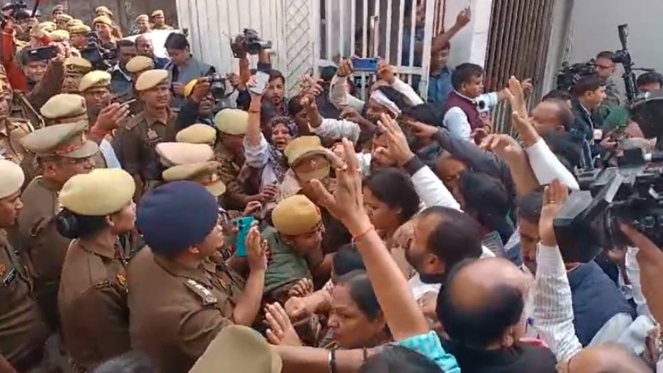 UP: Congress President Ajay Rai will leave for Sambhal today, the administration has imposed a ban on his arri
