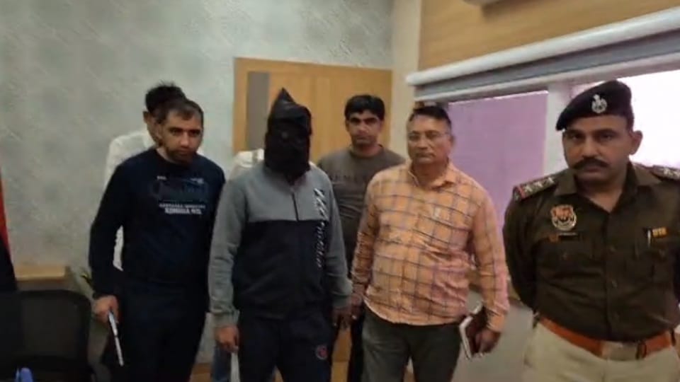Extortion of two crore rupees demanded from businessman Two criminals arrested after encounter in Gohana