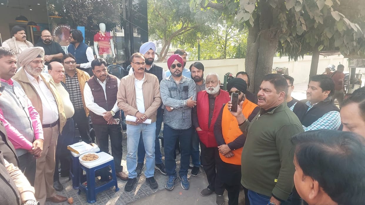 traders submitted a memorandum to Income Tax against BDA officers