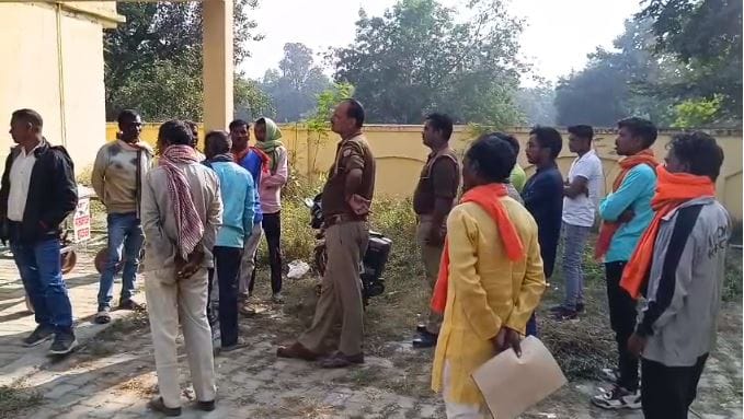 Sonbhadra Bike collided tractor couple injured one dead returning home Tilkotsav chaos ensued