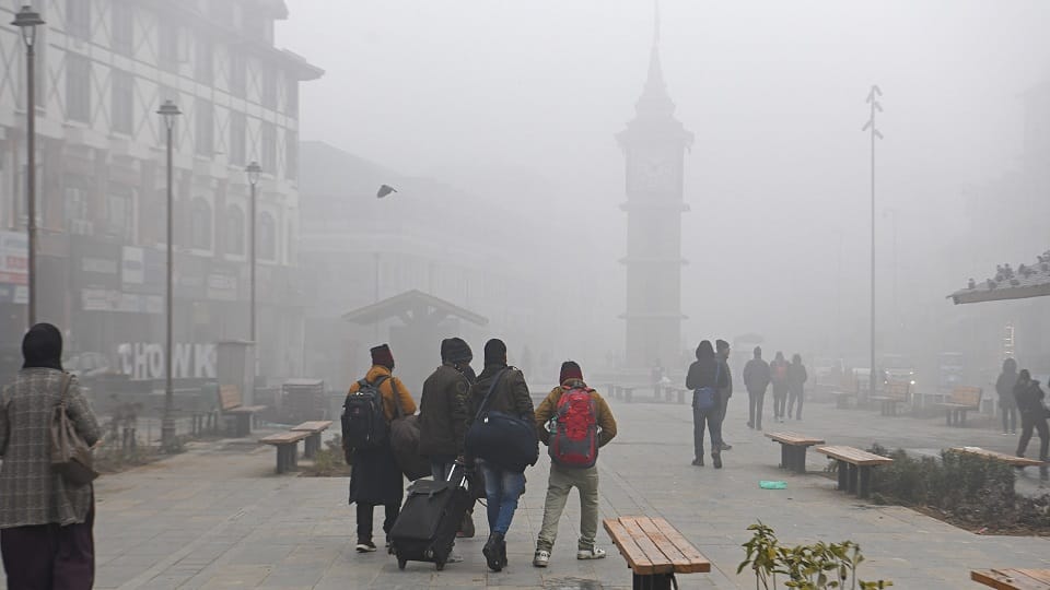 Cold wave in Kashmir valley after three days of snowfall