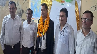 यूपीएससी परीक्षा पास करने के बाद नितिन मोहन शर्मा का स्वागत