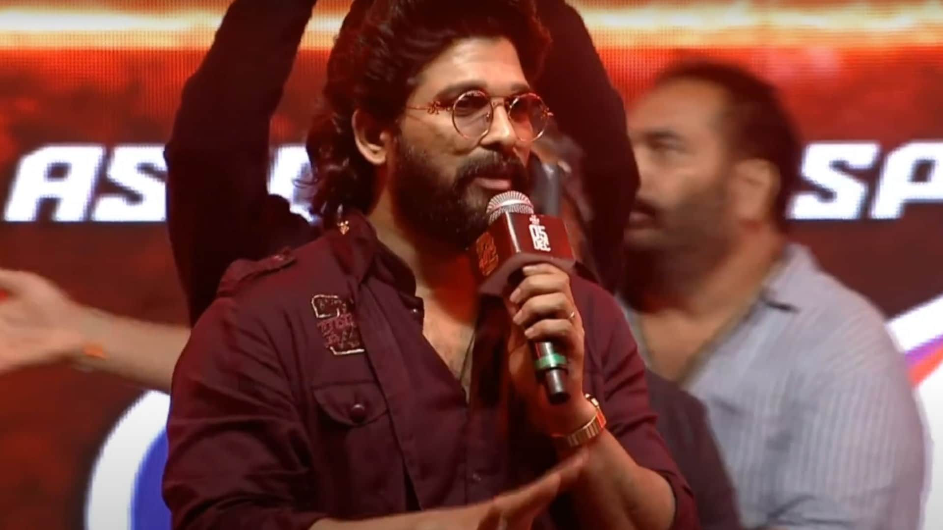 Pushpa 2 the Rule Actor Allu Arjun Allows Fan to touch his Feet watch Video