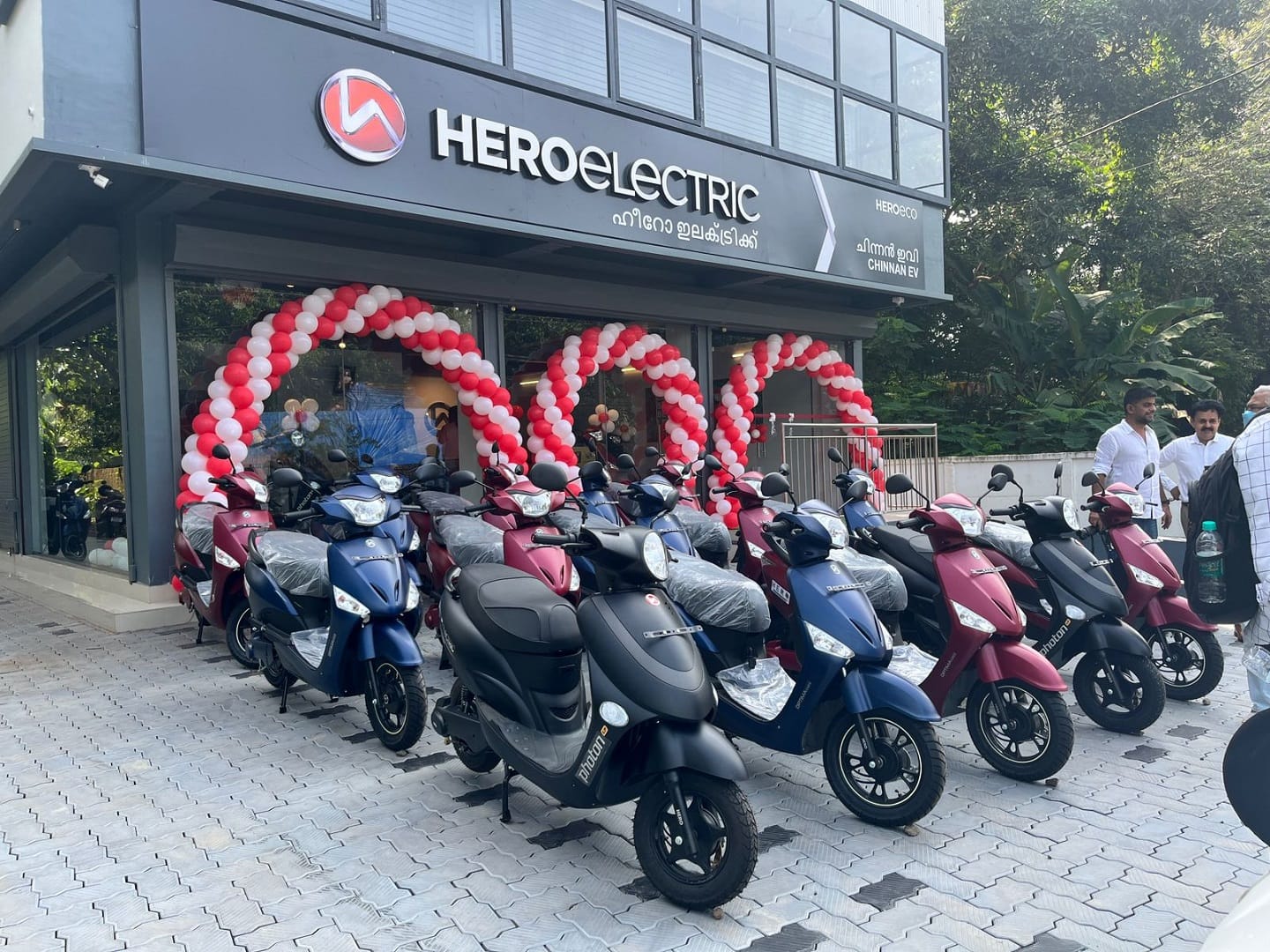 Don not do these mistakes while charging your Electric scooter in summer safety tips
