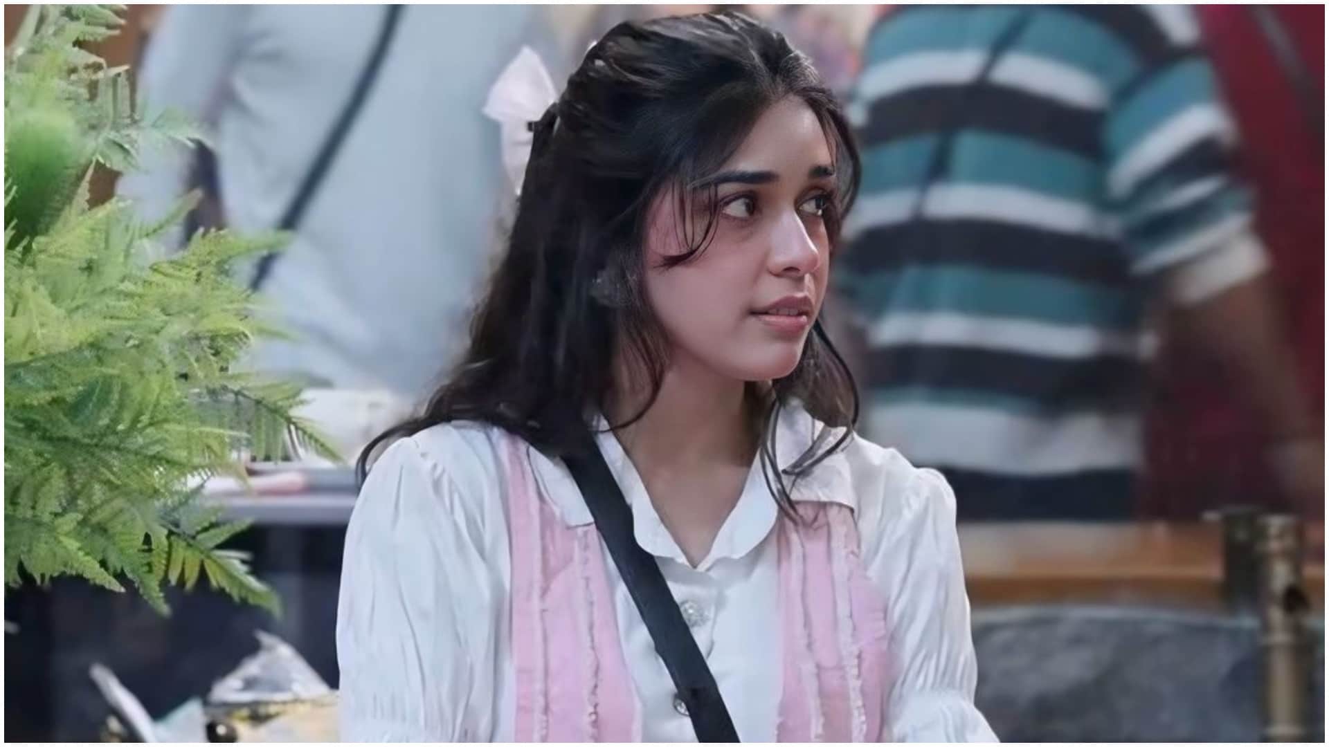 Bigg Boss 18 Host Salman Khan Give Tough Task To Contestant Eisha Singh