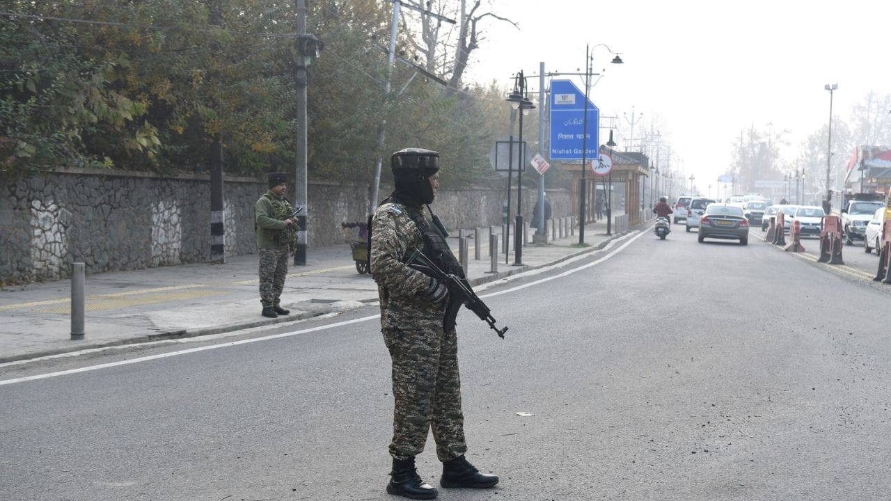 Srinagar Encounter: Search for terrorists hiding in Harwan... Soldiers deployed at the encounter site, see pho