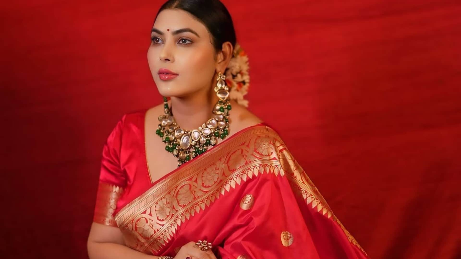 Influencer Mamata Rai cut cake at Kal Bhairav temple in Varanasi video viral on social media