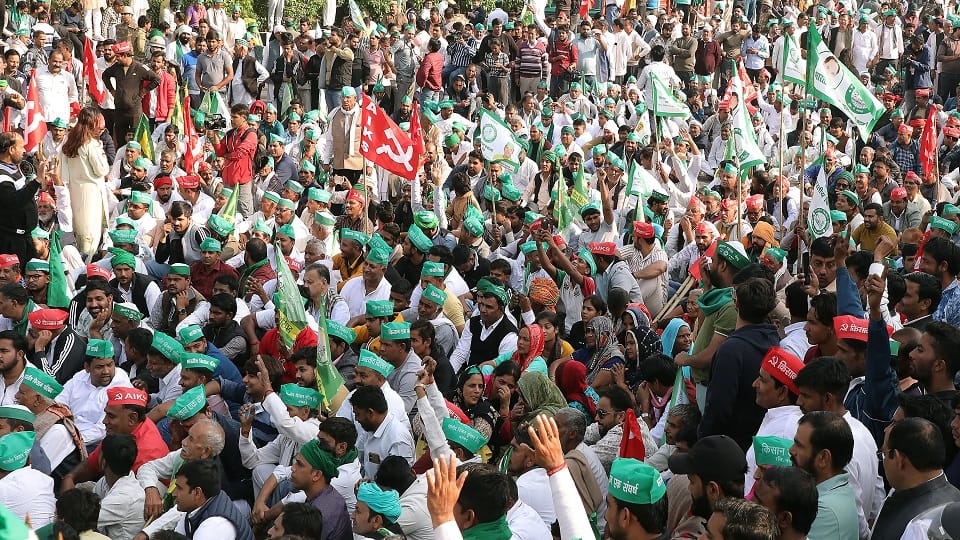 Chief Secretary will come to Noida on Saturday and 44 farmers arrested
