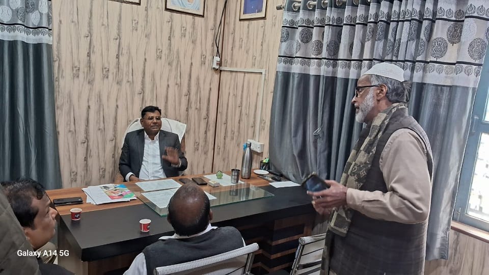 Administration bulldozer runs against encroachment former councilor had a spat with EO in Bulandshahr