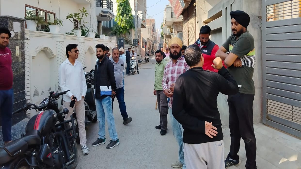 Fraud of crores of rupees in Fatehabad: Woman committee director absconded, people created ruckus