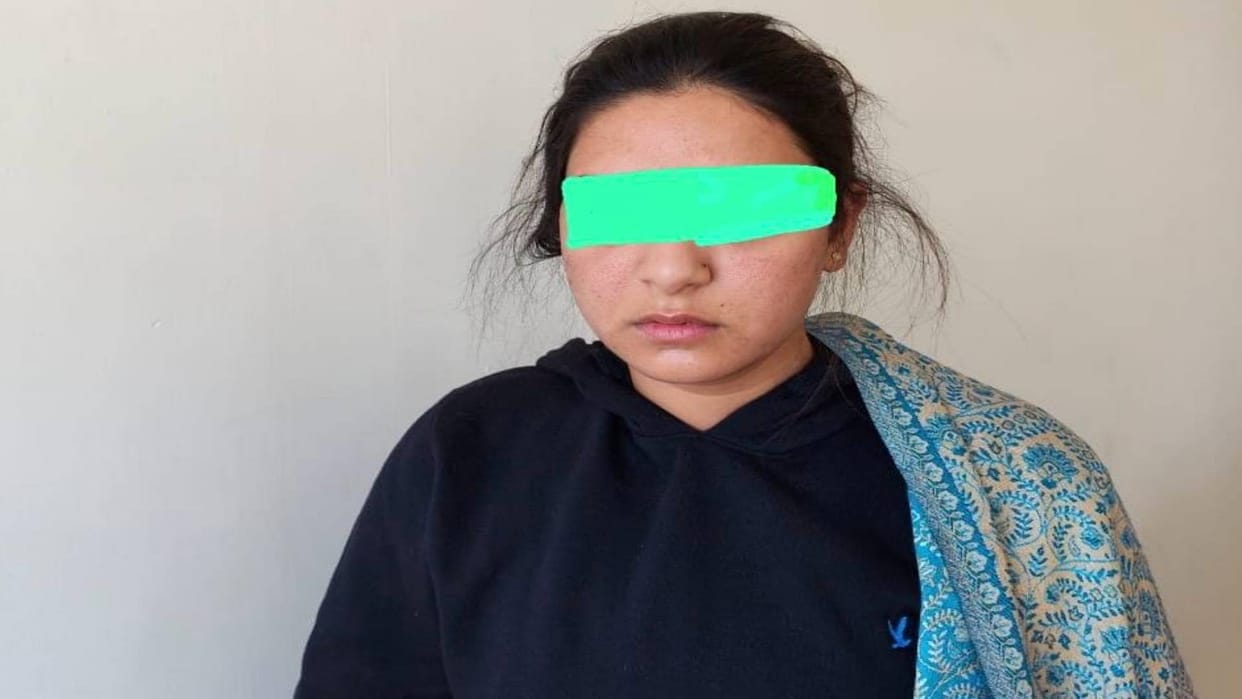 Rajasthan girl came to sell drugs near college and university NCB team caught MD drug worth six lakh recovered