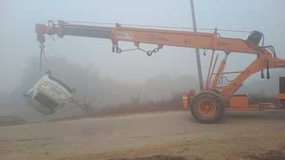 UP: Google Map again cheated, car fell into the canal in Bareilly... 3 died due to Google Maps on 24th November also Google Maps cheated again, car fell into canal in Bareilly