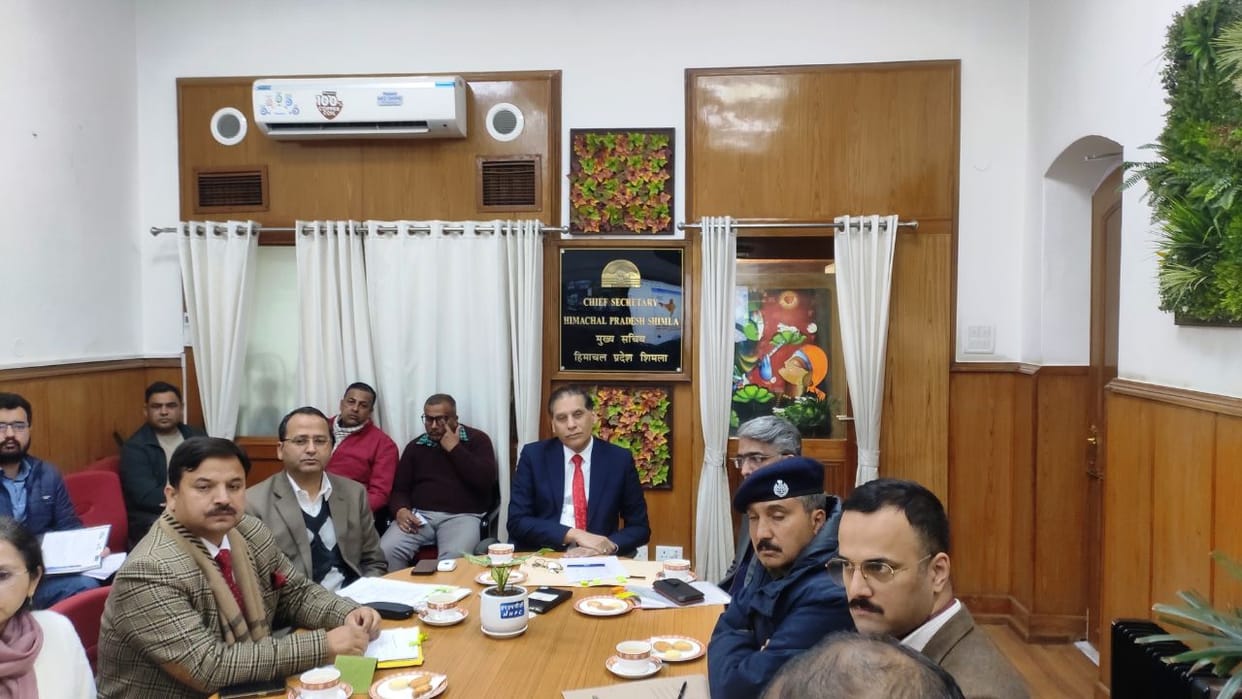 Himachal Snowfall CS Prabodh Saxena said deploy bulldozers snow cutters before snowfall