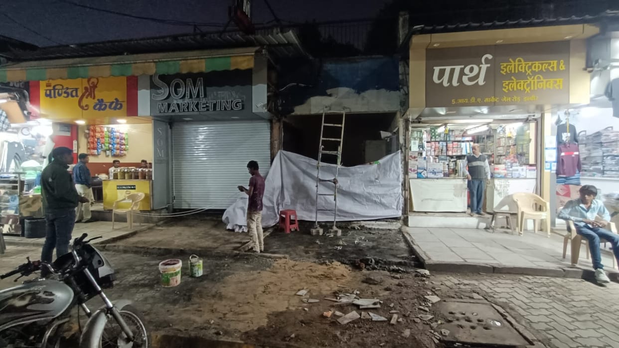 Indore: Shop was extended by breaking the Suvidha Ghar, two officers who ignored it were punished, FIR will al