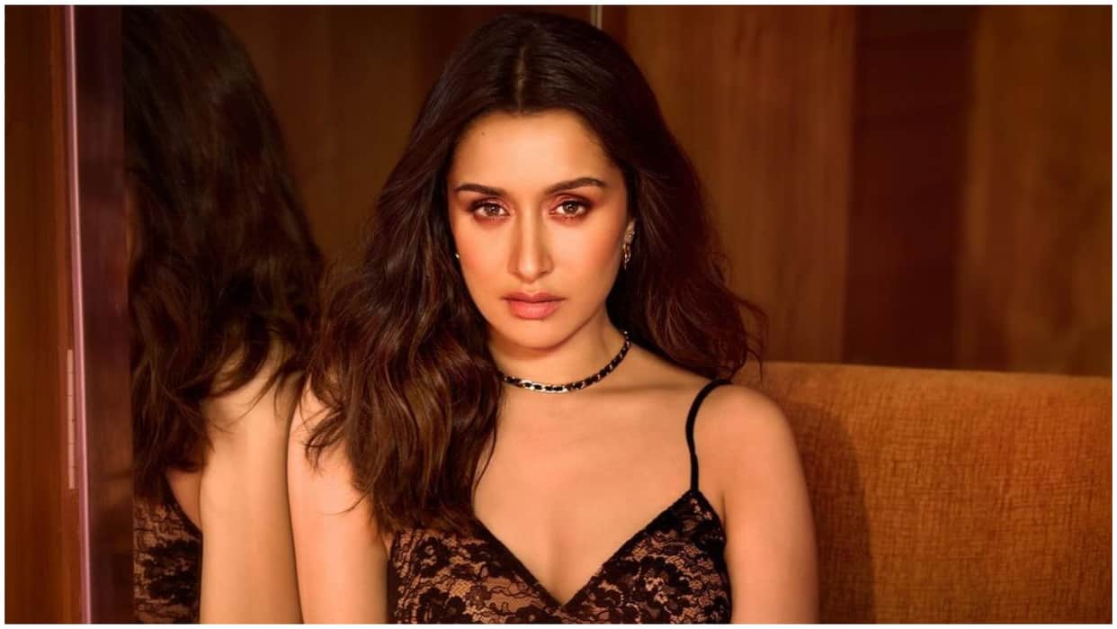 Shraddha Kapoor mistakenly share aadhar card photo in her recent selfie now viral on social media