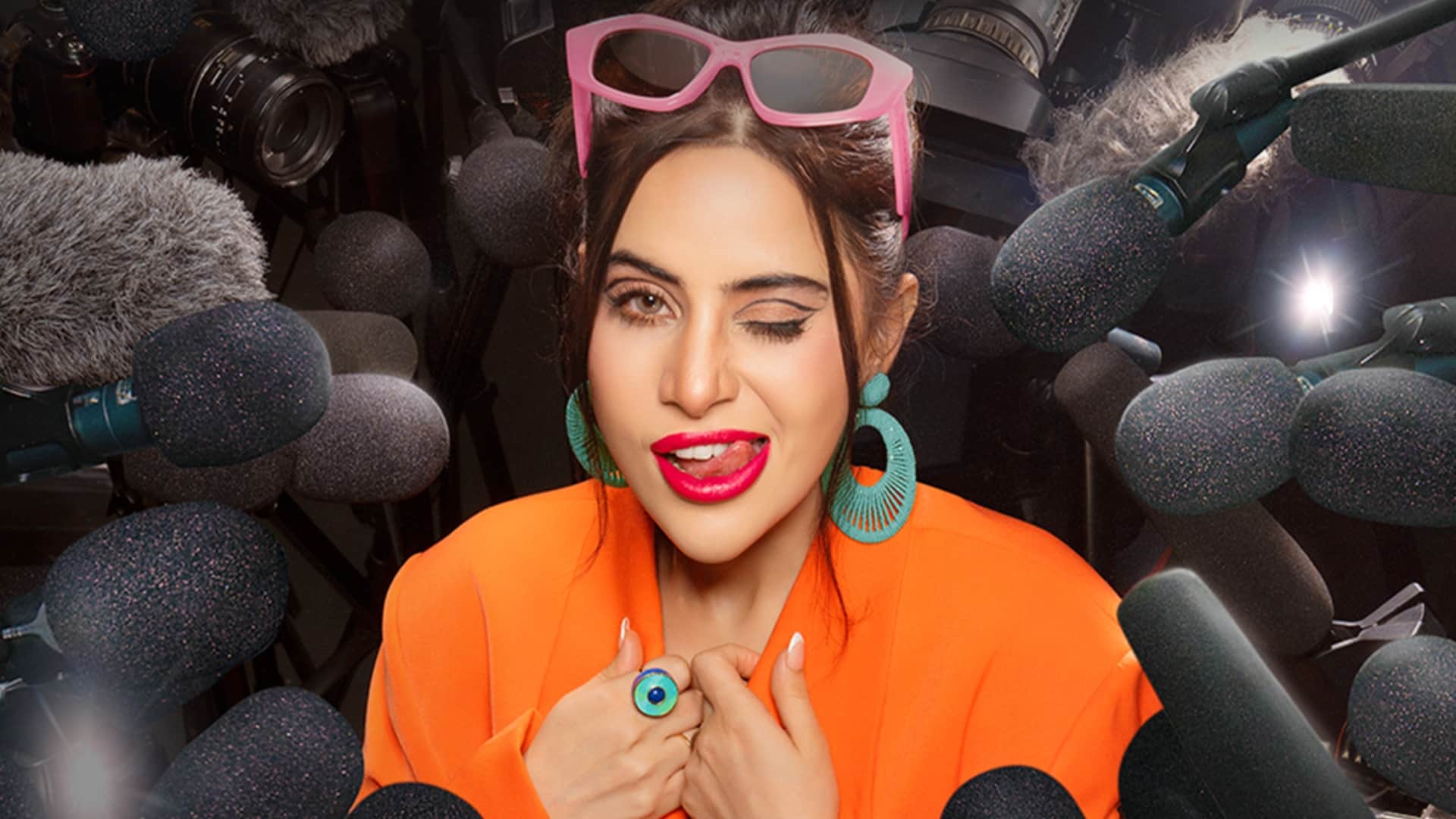 Urfi aka Uorfi Javed Reacts on Samay Raina Show and Being Abused By Contestant she shares a reply with fans