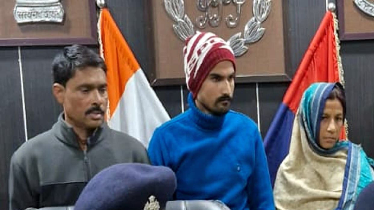 Mother-in-law, father-in-law and son-in-law arrested in a theft case in Bareilly