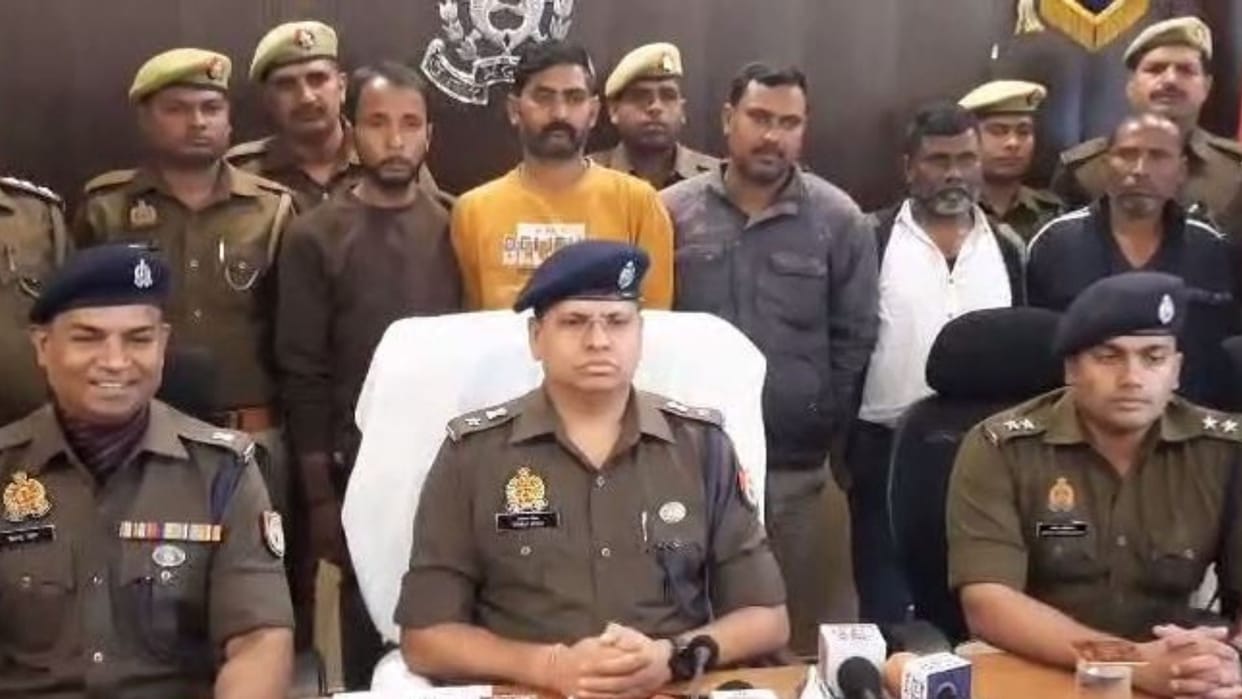 Pipes bought from junk shop make pistols factory busted five arrested goods tools recovered