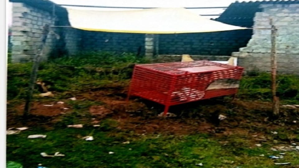 Ward residents opened a front against the teacher to remove illegal encroachment in Bijapur