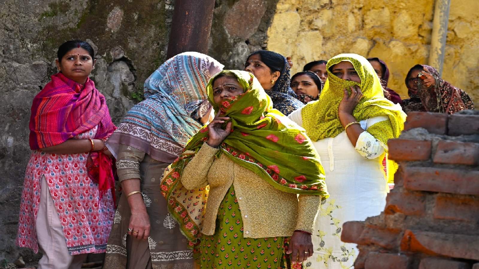 Delhi Triple Murder Father murdered in his sleep and mother and sister fought